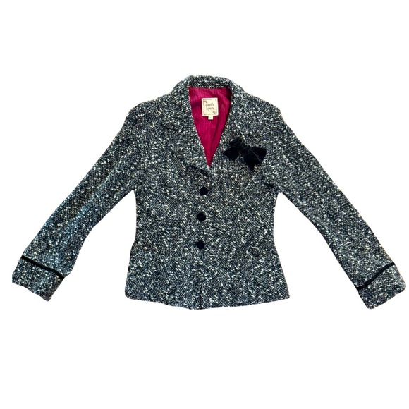 Nanette Lepore Jackets & Blazers - Nanette Lepore boucle 3 Button blazer with velvet Bow women’s Size Medium EUC